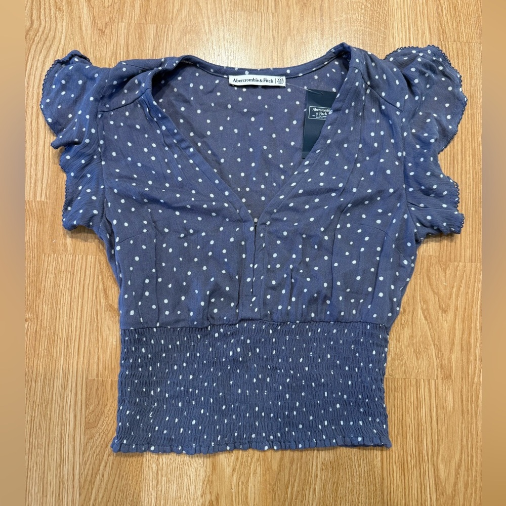 Abercrombie & Fitch Polka Dot Smocked Waist Blouse – XXS – $26